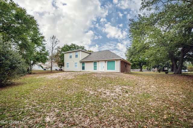 2501 SW Shelby Lane, Ocean Springs, MS 39564