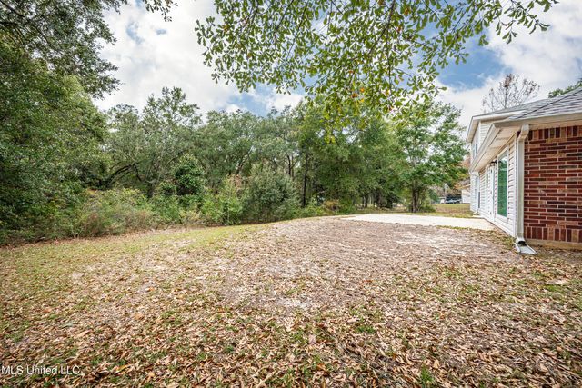 2501 SW Shelby Lane, Ocean Springs, MS 39564