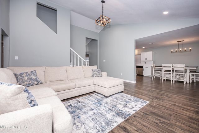 2501 SW Shelby Lane, Ocean Springs, MS 39564