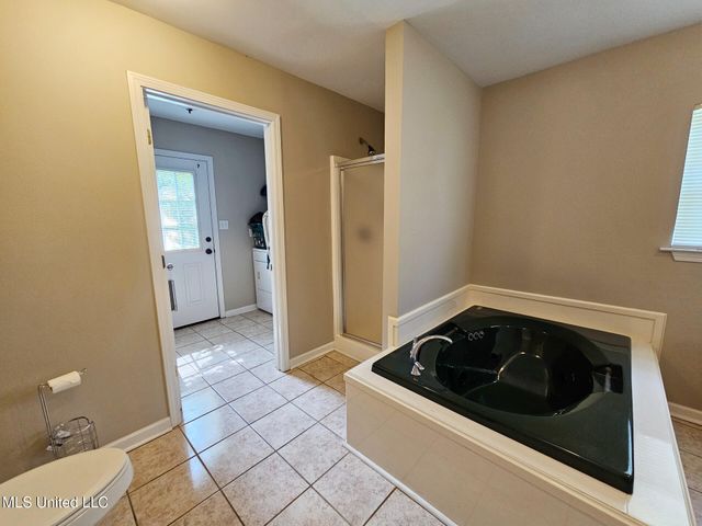 906 W Lakeshore Drive, Carriere, MS 39426