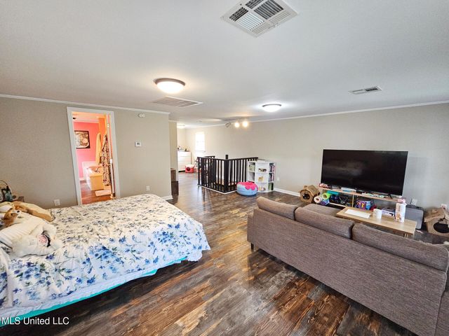 906 W Lakeshore Drive, Carriere, MS 39426