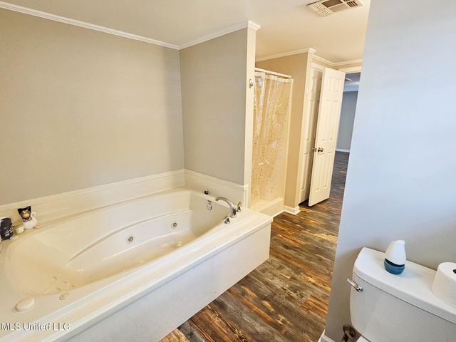 906 W Lakeshore Drive, Carriere, MS 39426