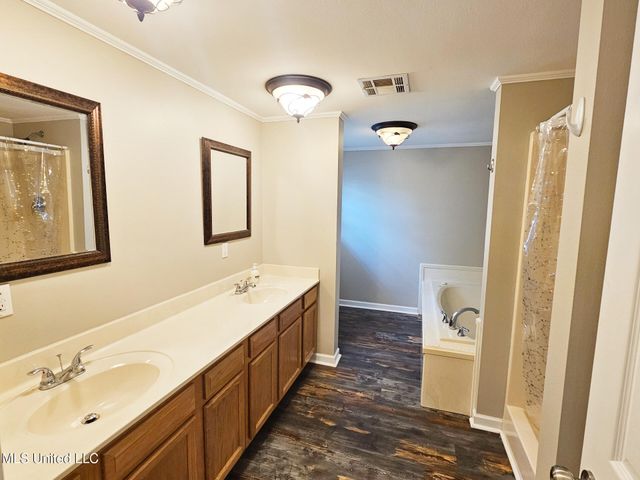 906 W Lakeshore Drive, Carriere, MS 39426