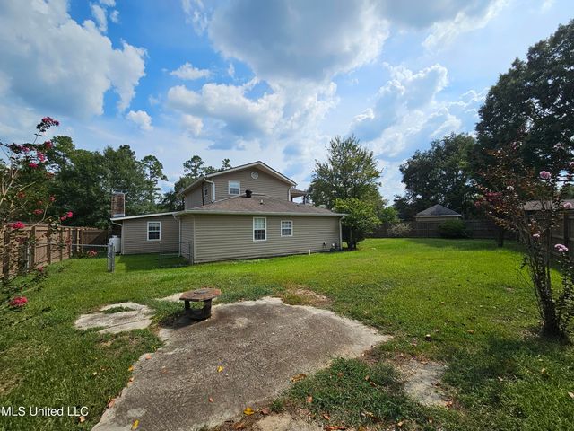 906 W Lakeshore Drive, Carriere, MS 39426