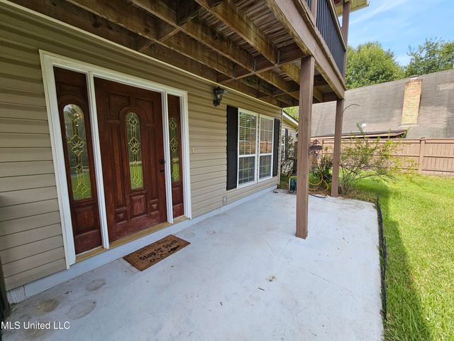 906 W Lakeshore Drive, Carriere, MS 39426