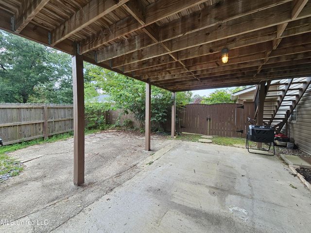 906 W Lakeshore Drive, Carriere, MS 39426