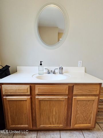 906 W Lakeshore Drive, Carriere, MS 39426