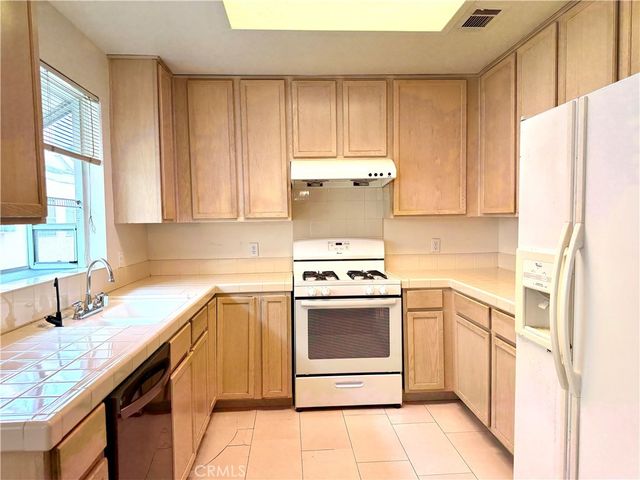 312 Genoa C, Monrovia, CA 91016