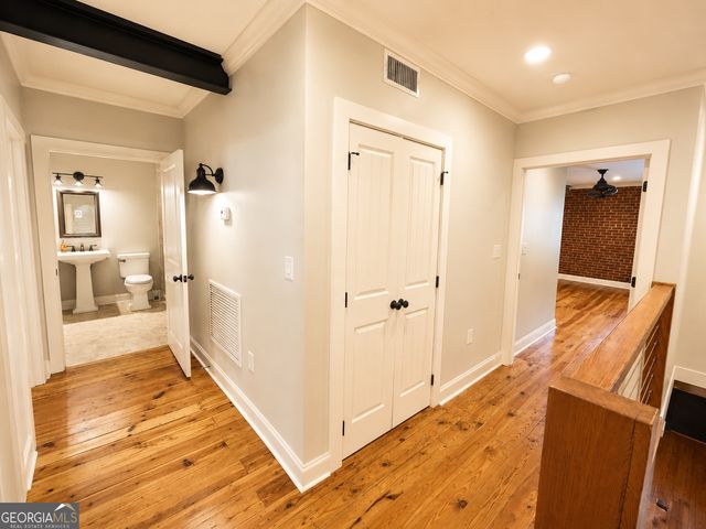 708 4th Avenue, West Point, GA 31833
