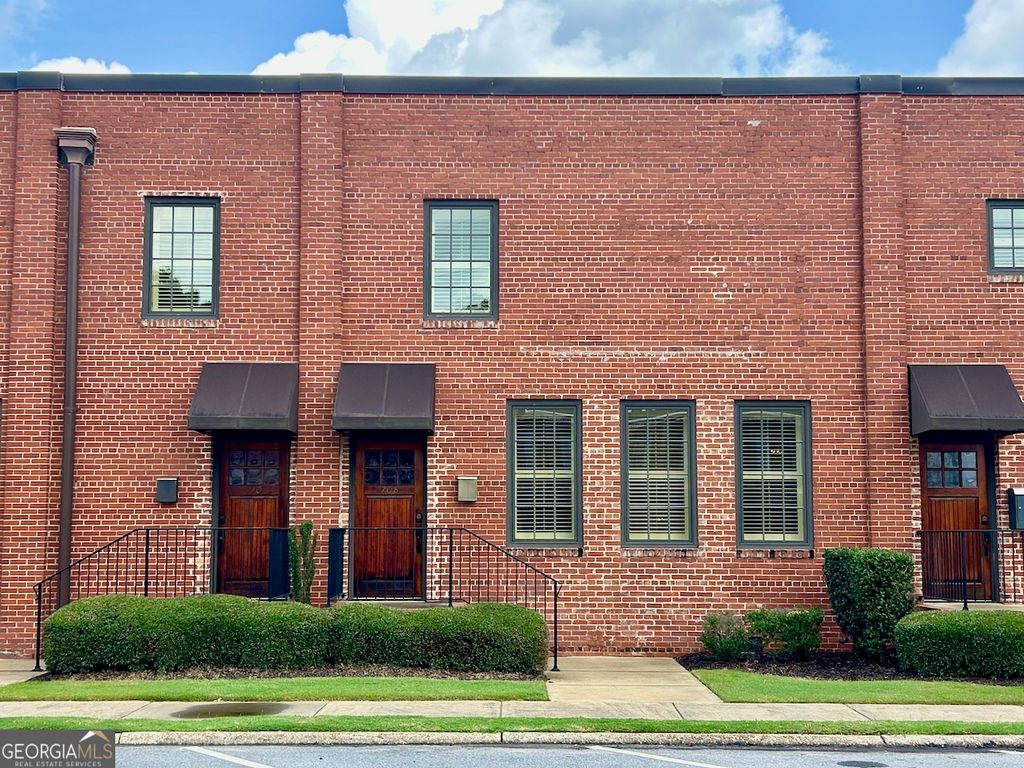 708 4th Avenue, West Point, GA 31833