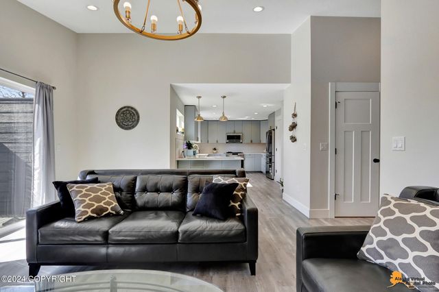 4431 E Cobblestone Drive, Wasilla, AK 99654