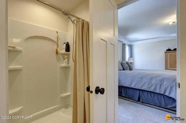 4431 E Cobblestone Drive, Wasilla, AK 99654