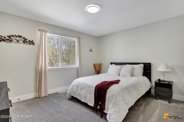 4431 E Cobblestone Drive, Wasilla, AK 99654