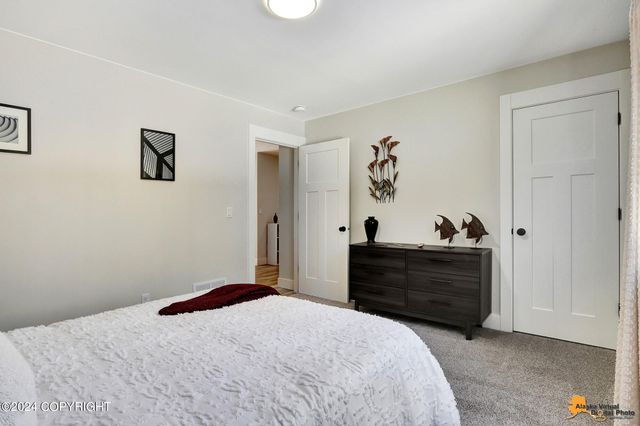 4431 E Cobblestone Drive, Wasilla, AK 99654