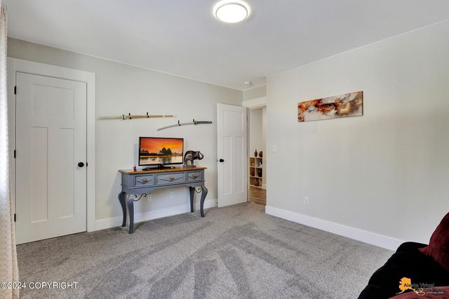 4431 E Cobblestone Drive, Wasilla, AK 99654