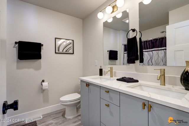 4431 E Cobblestone Drive, Wasilla, AK 99654