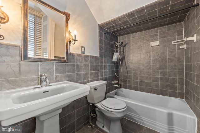 2298 WINCHESTER AVE, Martinsburg, WV 25405