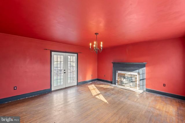 2298 WINCHESTER AVE, Martinsburg, WV 25405