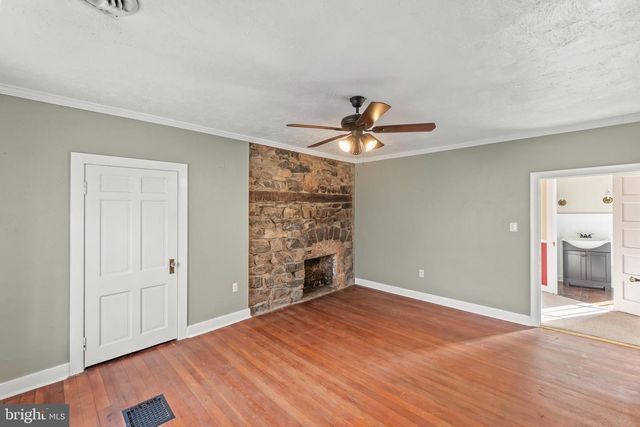 2298 WINCHESTER AVE, Martinsburg, WV 25405