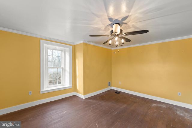 2298 WINCHESTER AVE, Martinsburg, WV 25405