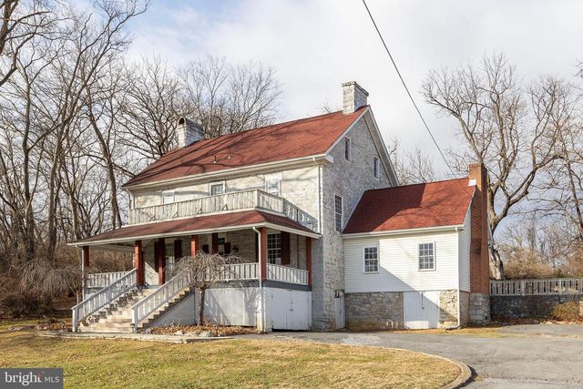 2298 WINCHESTER AVE, Martinsburg, WV 25405