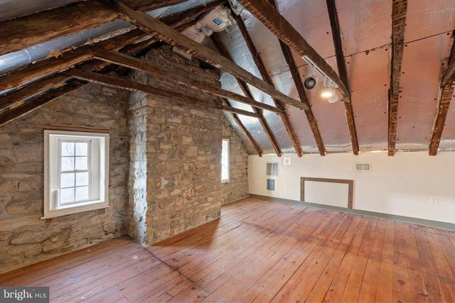 2298 WINCHESTER AVE, Martinsburg, WV 25405