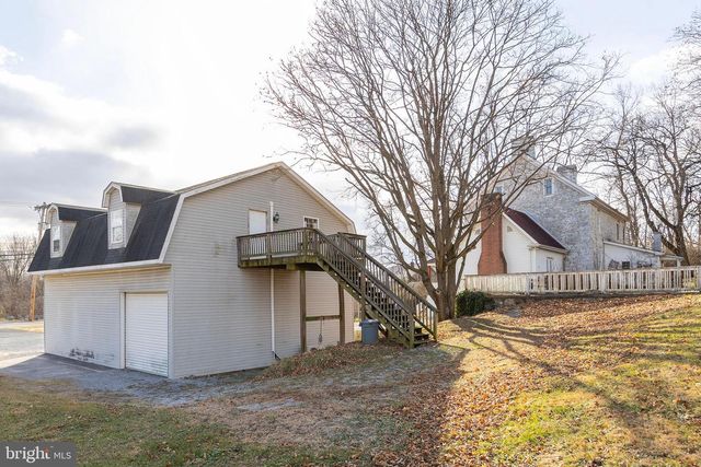 2298 WINCHESTER AVE, Martinsburg, WV 25405