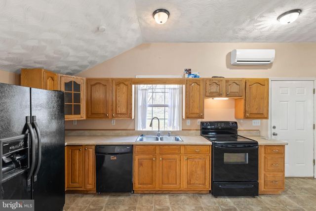 2298 WINCHESTER AVE, Martinsburg, WV 25405