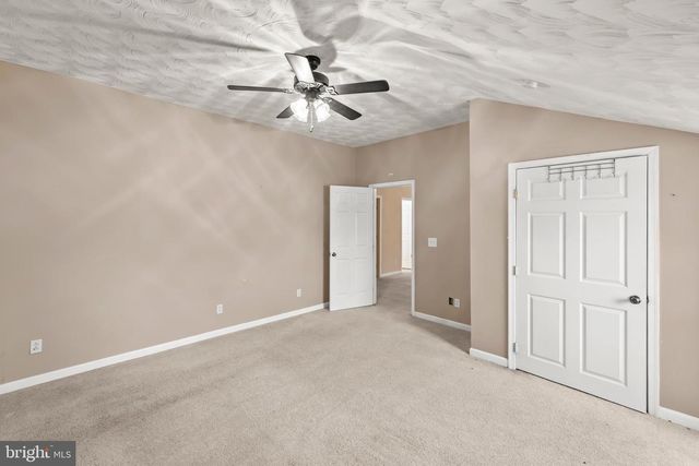 2298 WINCHESTER AVE, Martinsburg, WV 25405