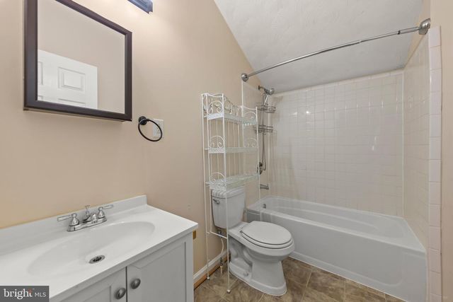 2298 WINCHESTER AVE, Martinsburg, WV 25405