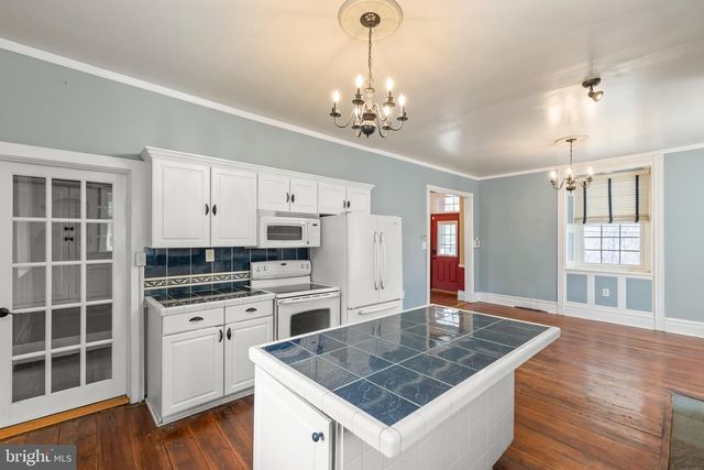 2298 WINCHESTER AVE, Martinsburg, WV 25405