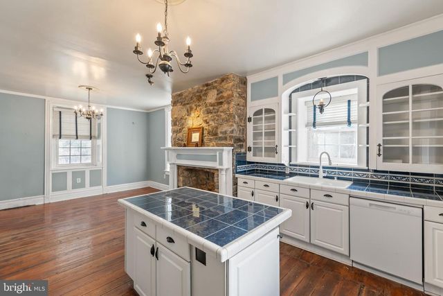 2298 WINCHESTER AVE, Martinsburg, WV 25405