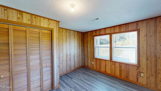 929 Campbell Drive, Sneedville, TN 37869