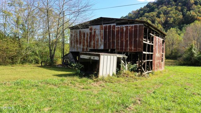 929 Campbell Drive, Sneedville, TN 37869