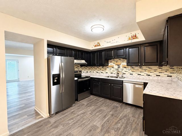 10875 Fallsington Court, Blue Ash, OH 45242