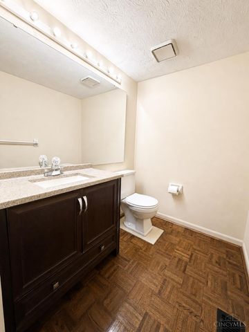 10875 Fallsington Court, Blue Ash, OH 45242