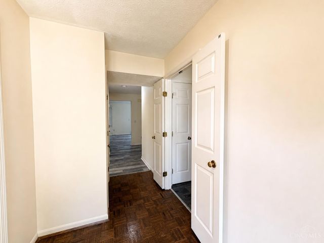 10875 Fallsington Court, Blue Ash, OH 45242