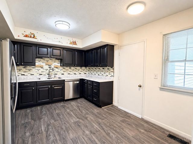 10875 Fallsington Court, Blue Ash, OH 45242