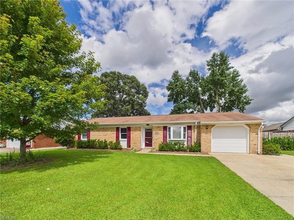 5420 Macqueen DR, Virginia Beach, VA 23464