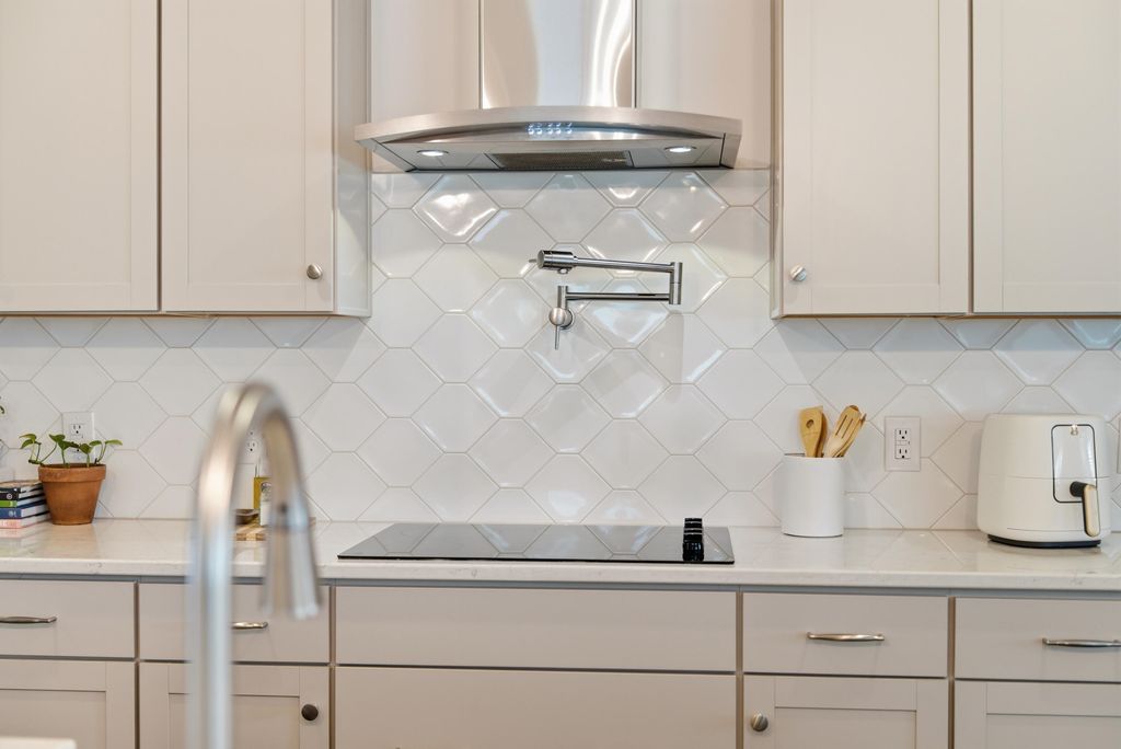 Image 13 of property listing at 1029 Saltwater Circle, Johns Island, SC 29455