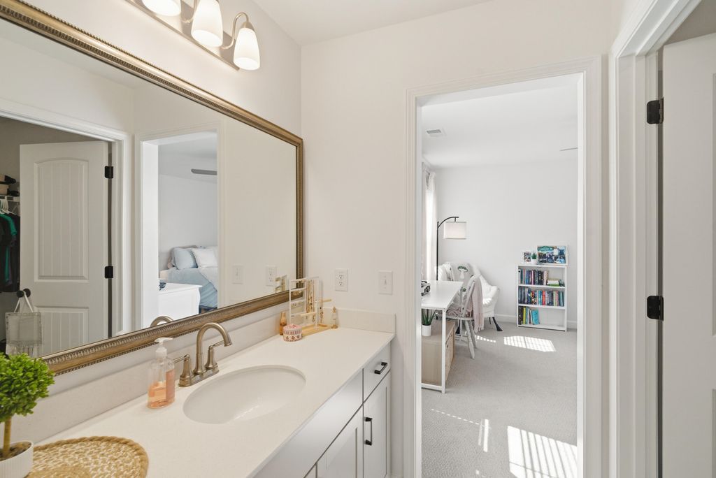 Image 37 of property listing at 1029 Saltwater Circle, Johns Island, SC 29455