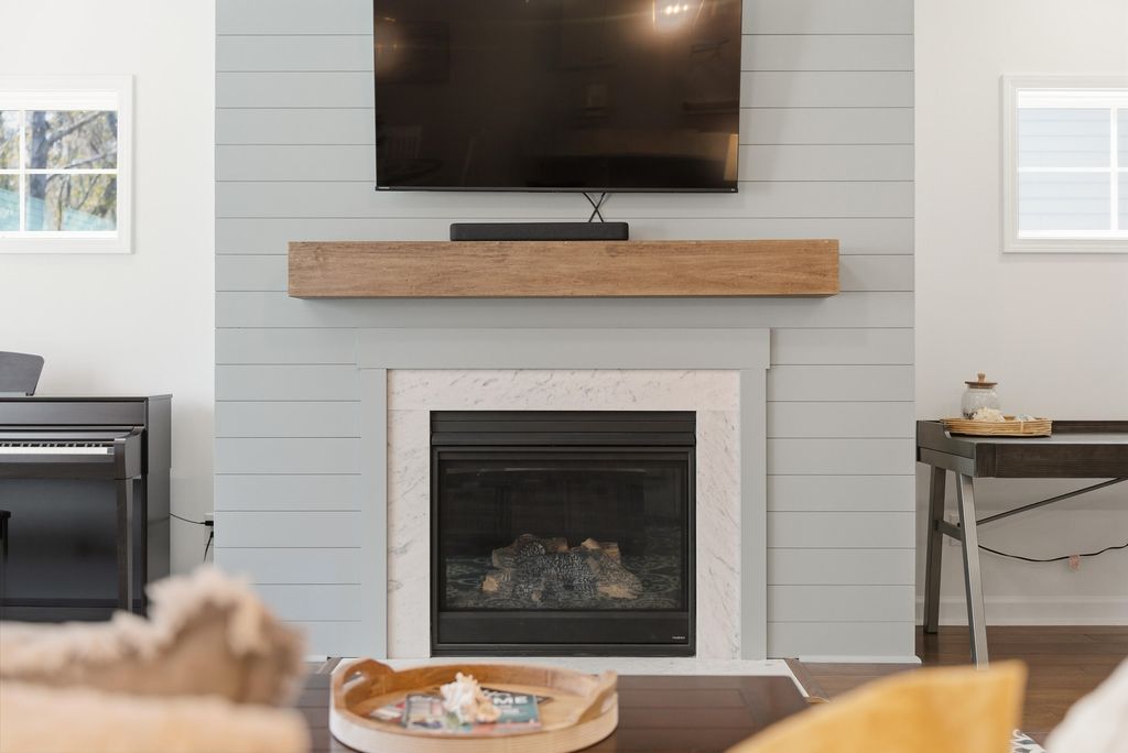 Image 6 of property listing at 1029 Saltwater Circle, Johns Island, SC 29455