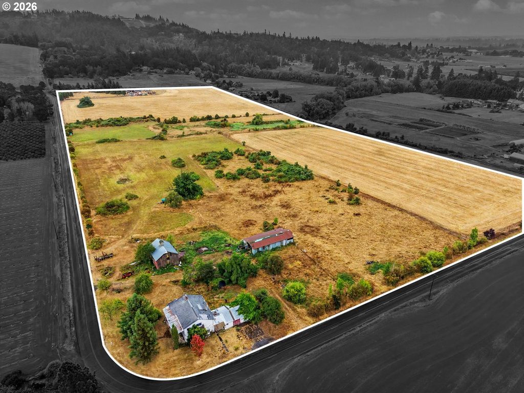 Image 1 of property listing at 5720 Ne DUNIWAY Rd, Dayton, OR 97114
