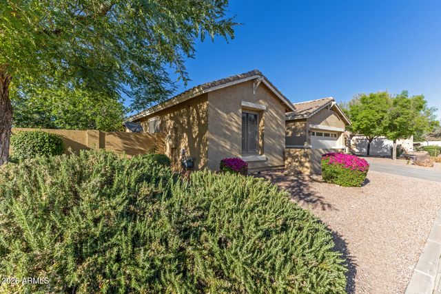 2102 E YELLOWSTONE Place, Chandler, AZ 85249