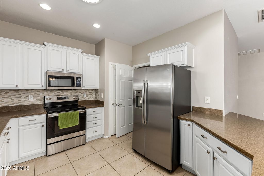 Image 12 of property listing at 2102 E YELLOWSTONE Place, Chandler, AZ 85249