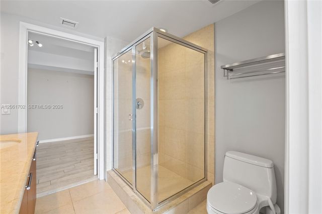 50 Biscayne Boulevard 4706, Miami, FL 33132