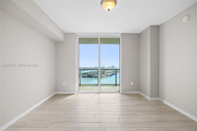 50 Biscayne Boulevard 4706, Miami, FL 33132