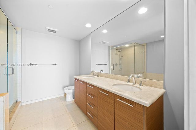 50 Biscayne Boulevard 4706, Miami, FL 33132