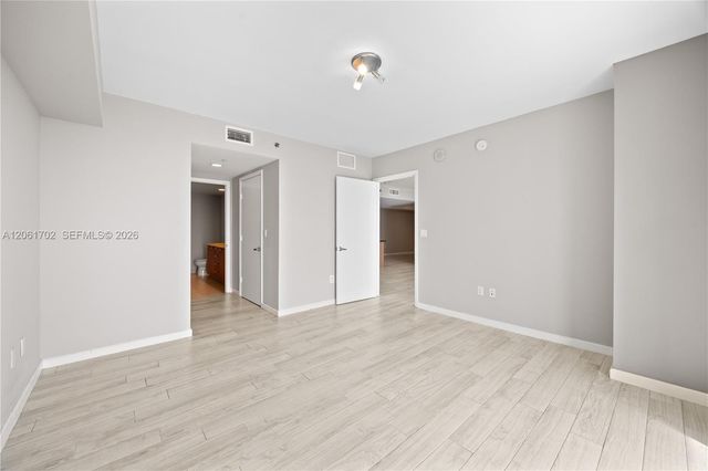 50 Biscayne Boulevard 4706, Miami, FL 33132
