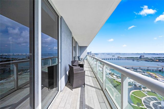 50 Biscayne Boulevard 4706, Miami, FL 33132